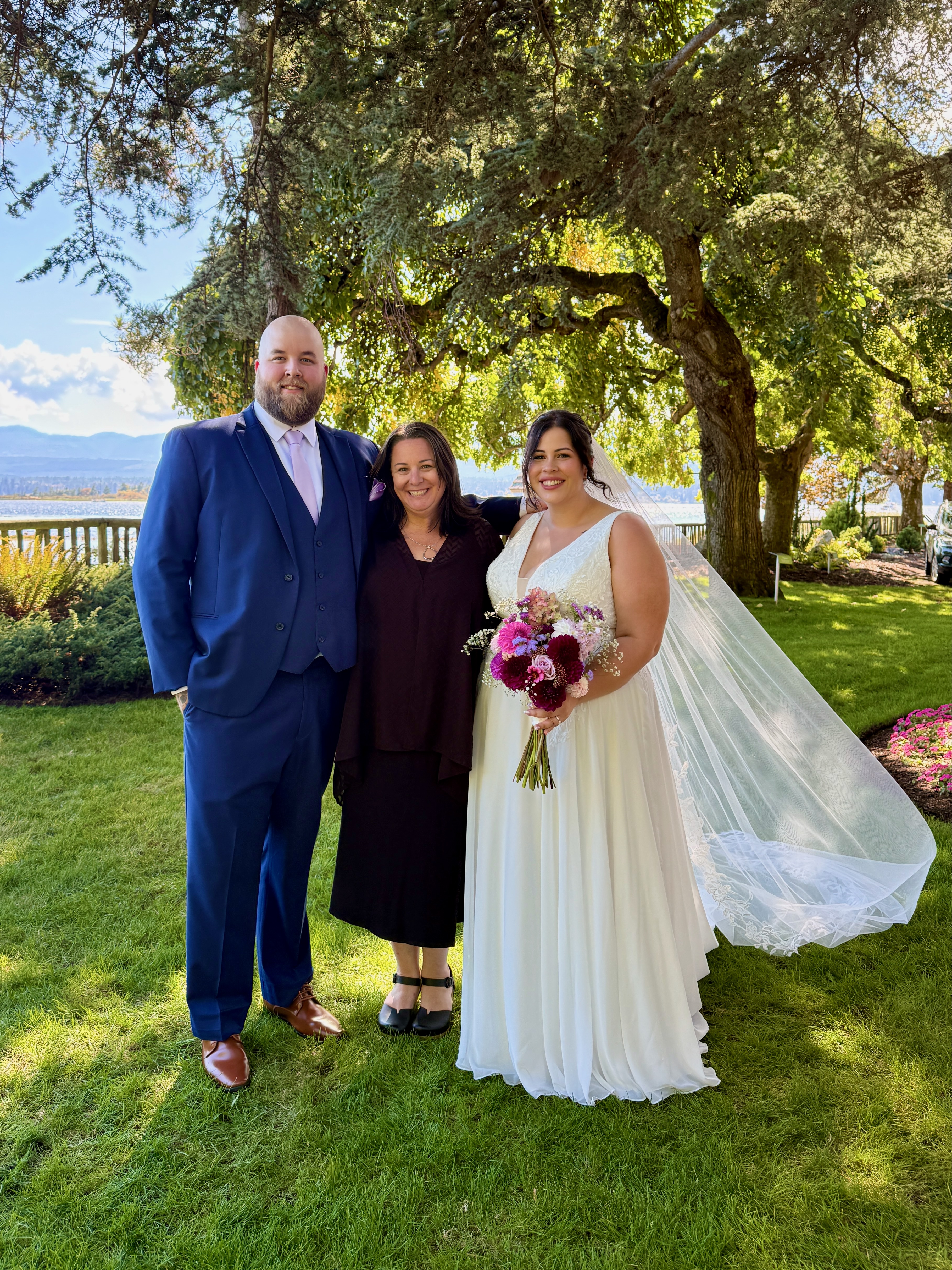 LoveWave Ceremonies - Officiant - Comox Valley, Vancouver Island (photo 2)
