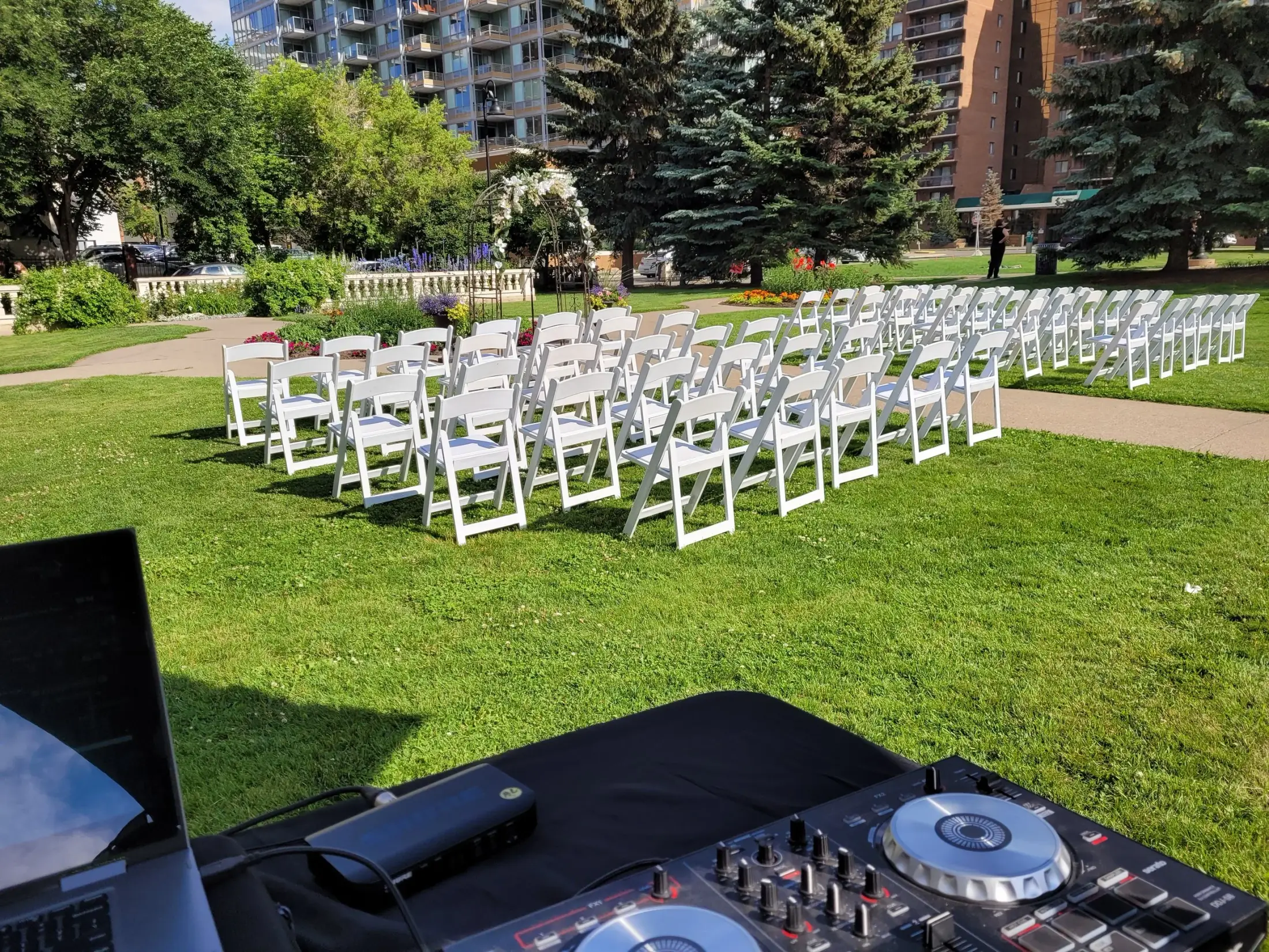 The Calgary Wedding DJs - Entertainment / DJ - Calgary, Vancouver Island (photo 4)