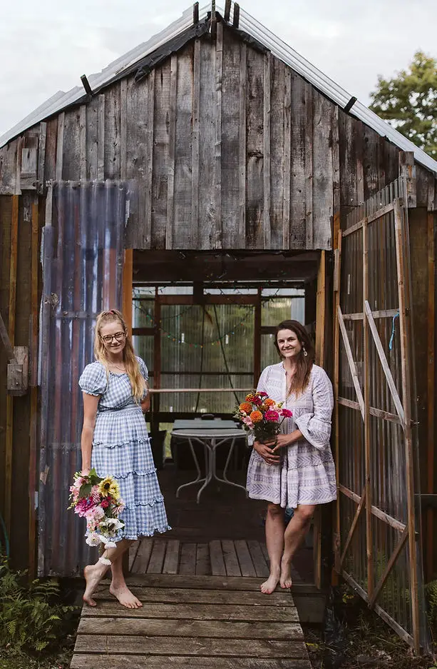 Three Birds Flower Farm - Florists - Muskoka, Vancouver Island (photo 3)