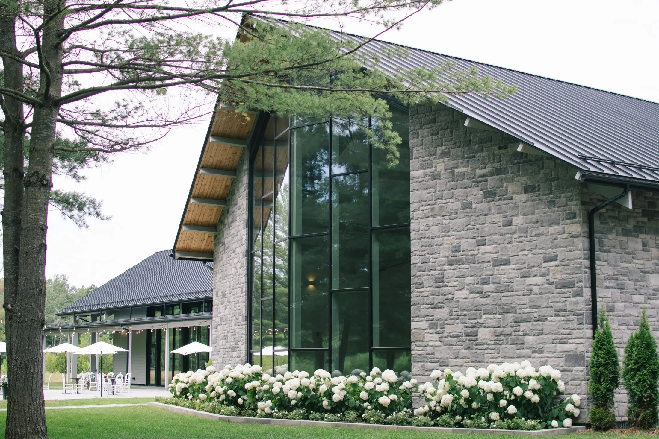 Three Feathers Terrace - Venues - Barrie, Ontario (photo 1)