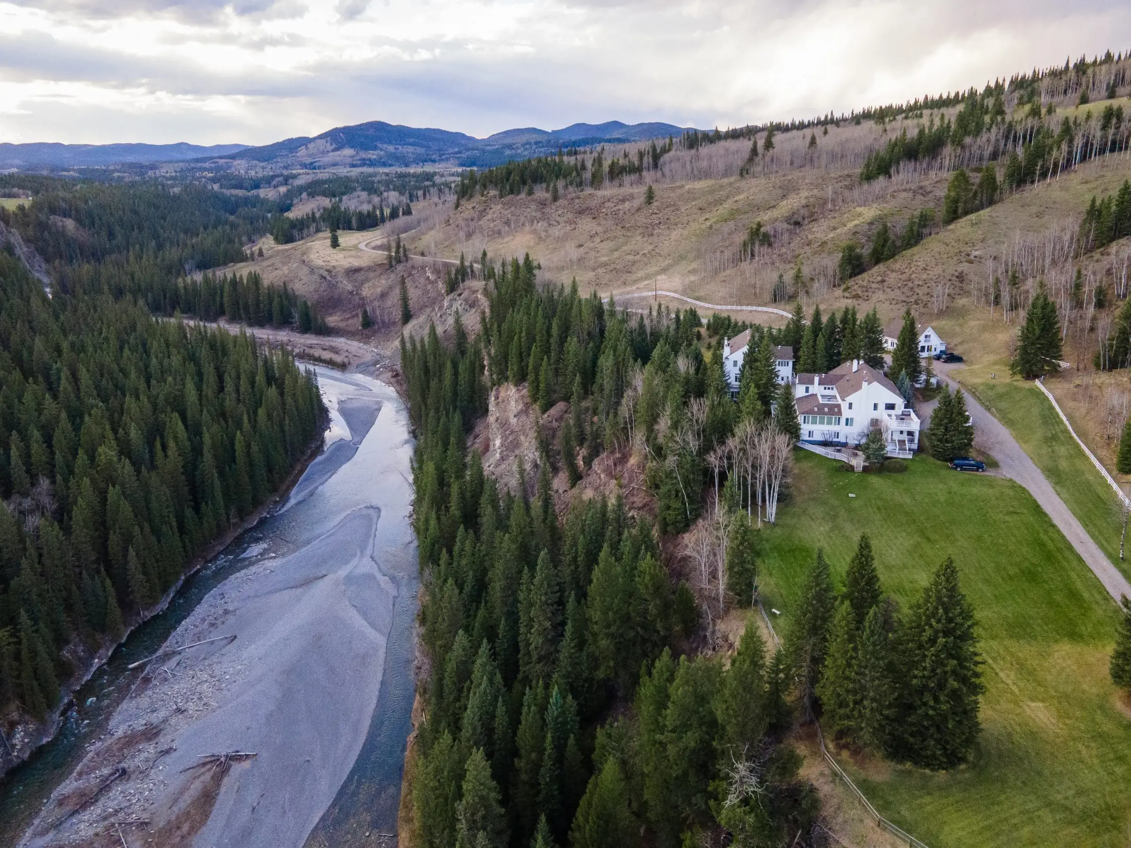 The Crossing at Ghost River - Venues - Calgary, Vancouver Island (photo 4)