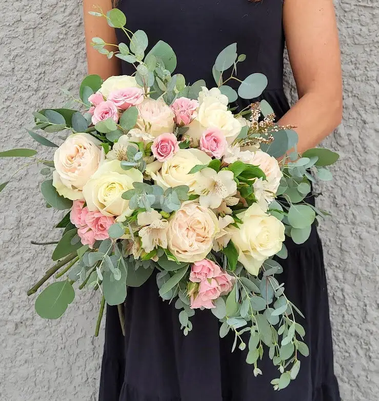 Mil-Jeanne's Flowers & Axcenz - Florists - Portage la Prairie, Manitoba (photo 2)