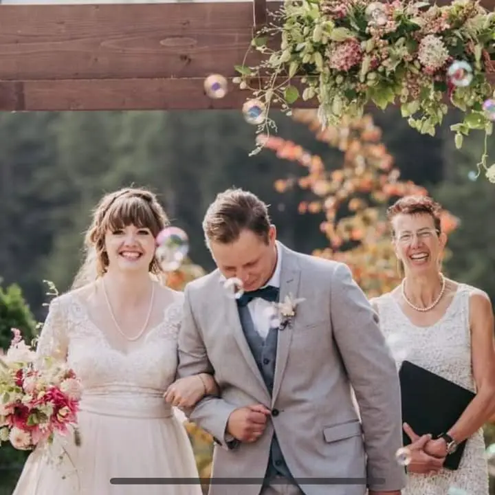 Amanda Tarling - Wedding Officiant — Officiant — Victoria, Vancouver Island (photo 1)