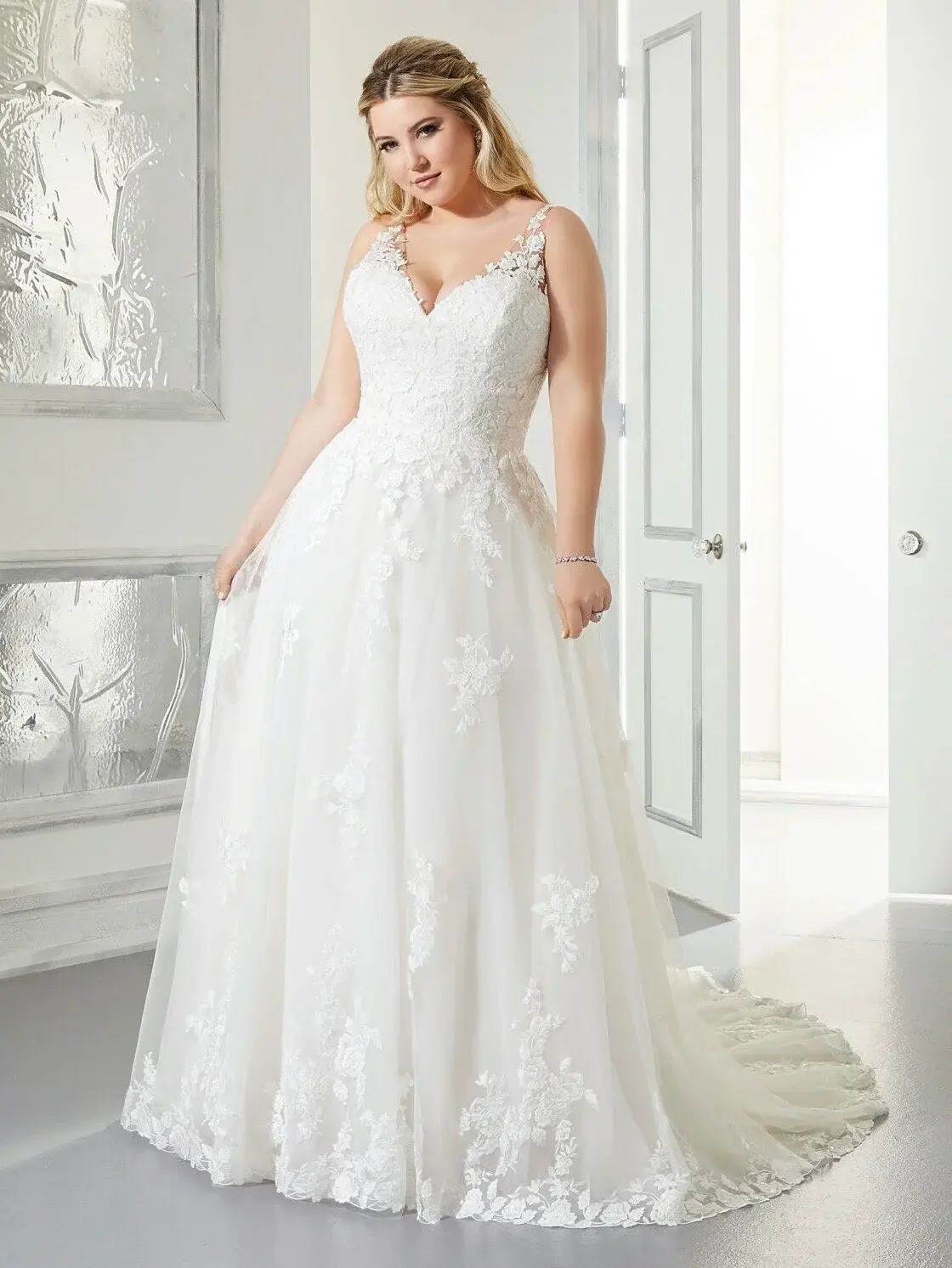 Brides n' Belles Ltd. - Dresses / Boutique - Saskatoon, Vancouver Island (photo 3)