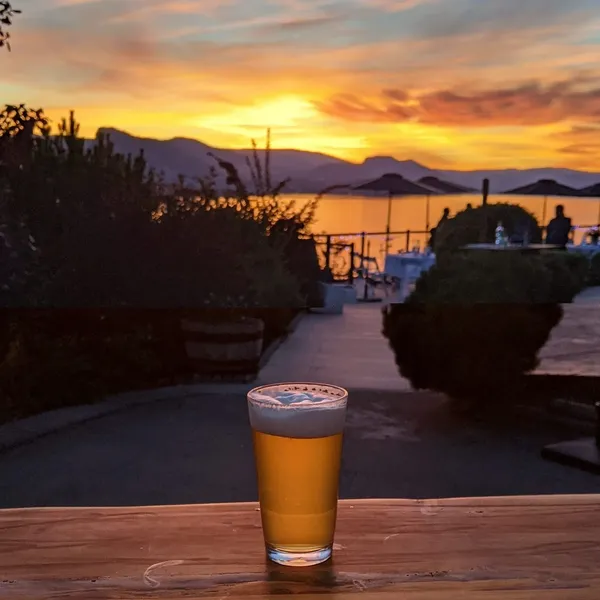 Utepils Supply — Bartending — Langley, Vancouver Island (photo 2)