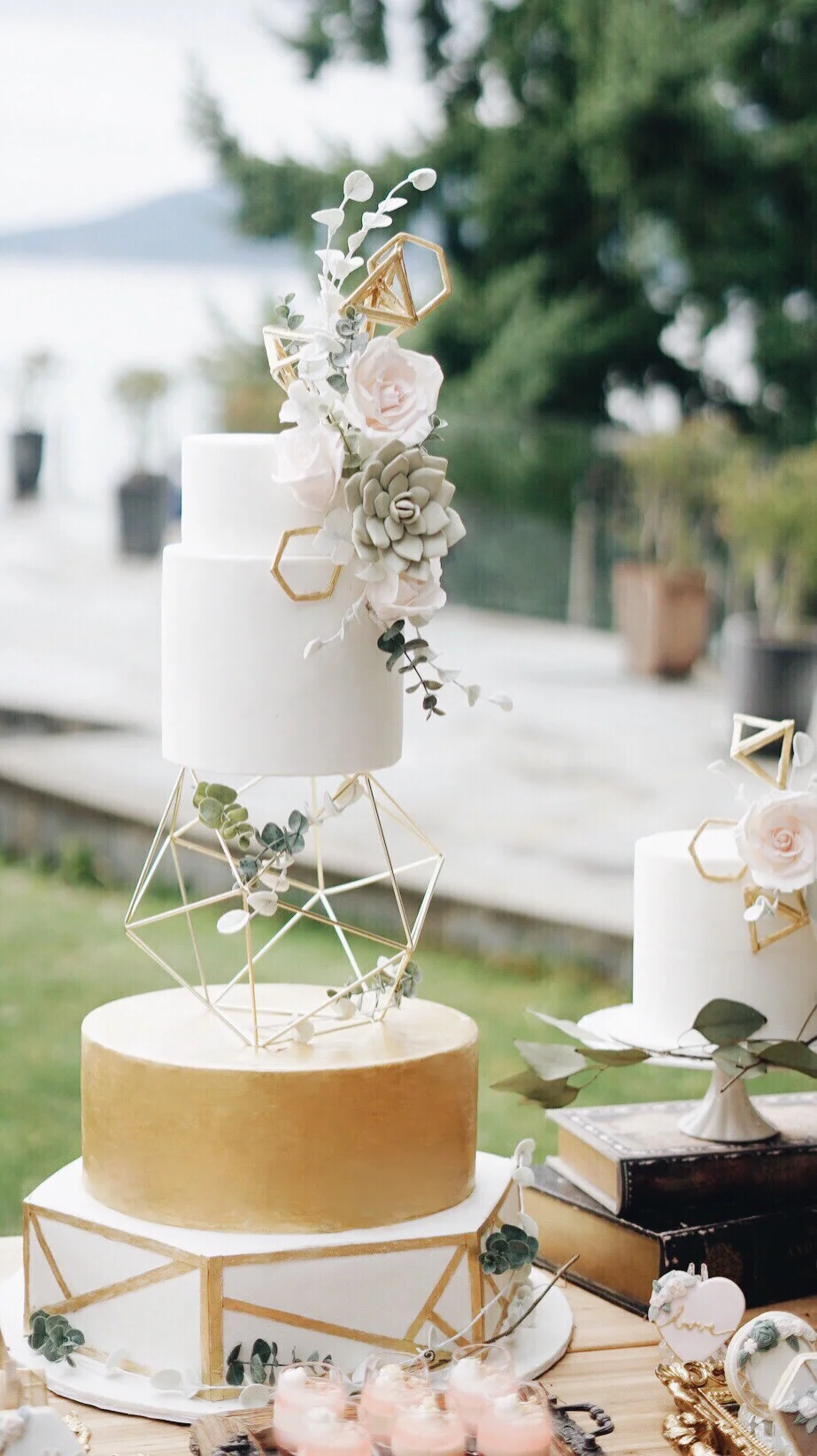 MOMO CHEN CAKES — Cakes & Desserts — Vancouver, Vancouver Island (photo 9)