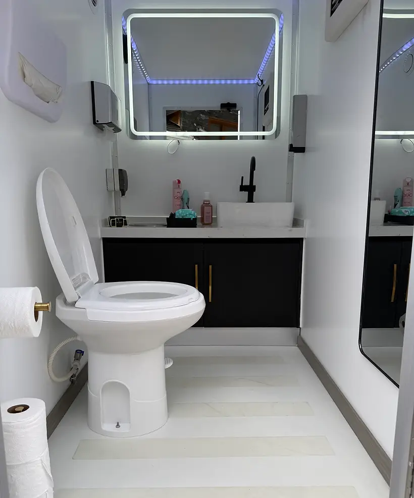 Victoria Vanity Co — Rentals — Victoria, Vancouver Island (photo 2)