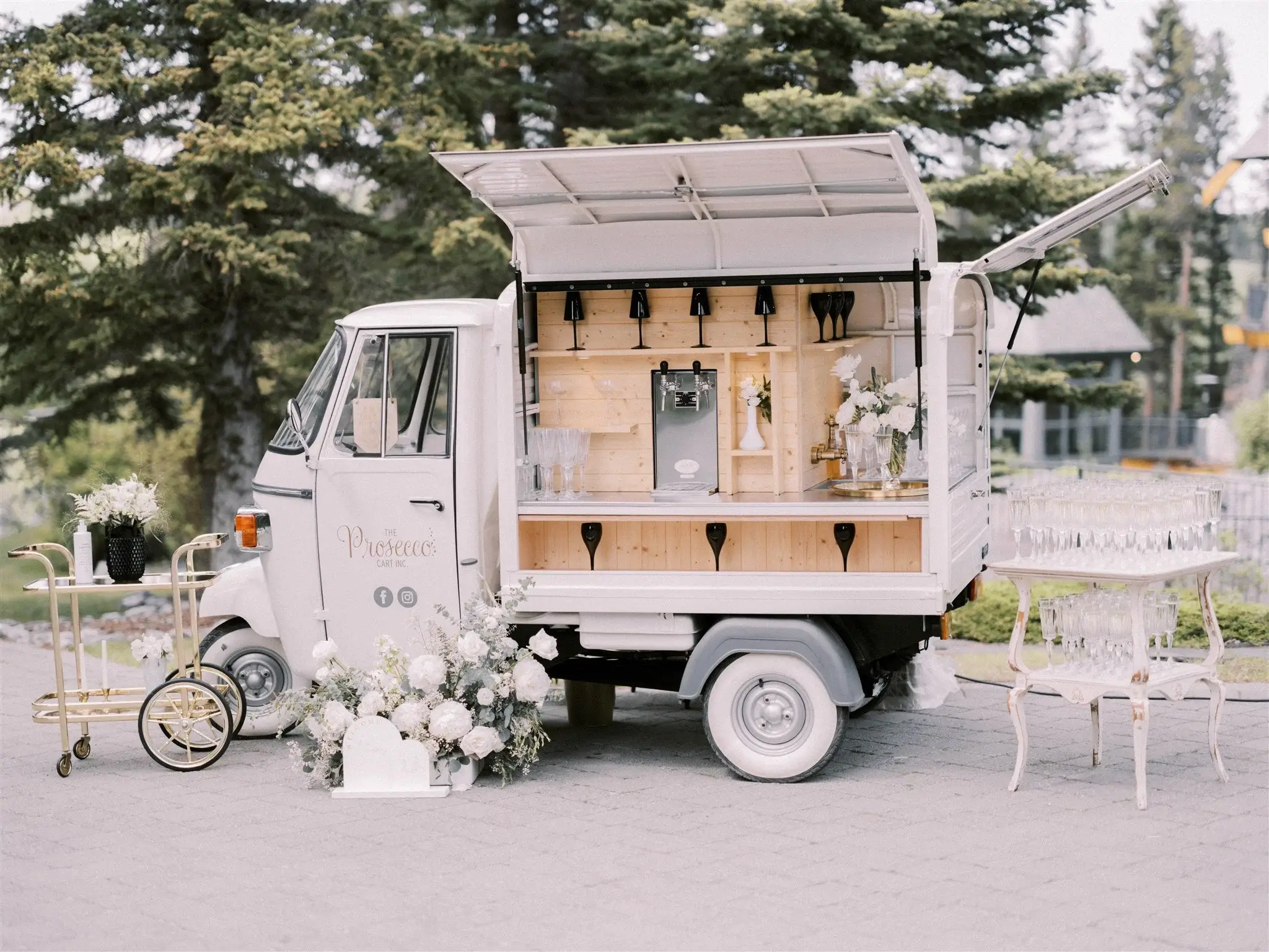 The Prosecco Cart Inc. - Bartending (photo 2)
