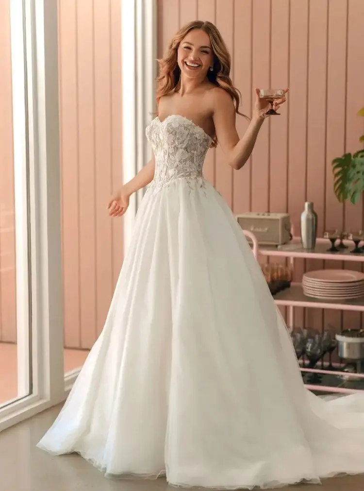 Durand Bridal - Dresses / Boutique - Calgary, Vancouver Island (photo 5)