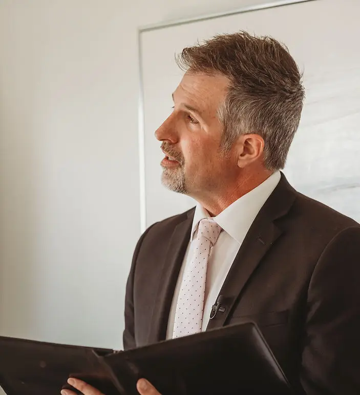 Craig Logan Officiating - Officiant - Prince Edward County, Vancouver Island (photo 1)