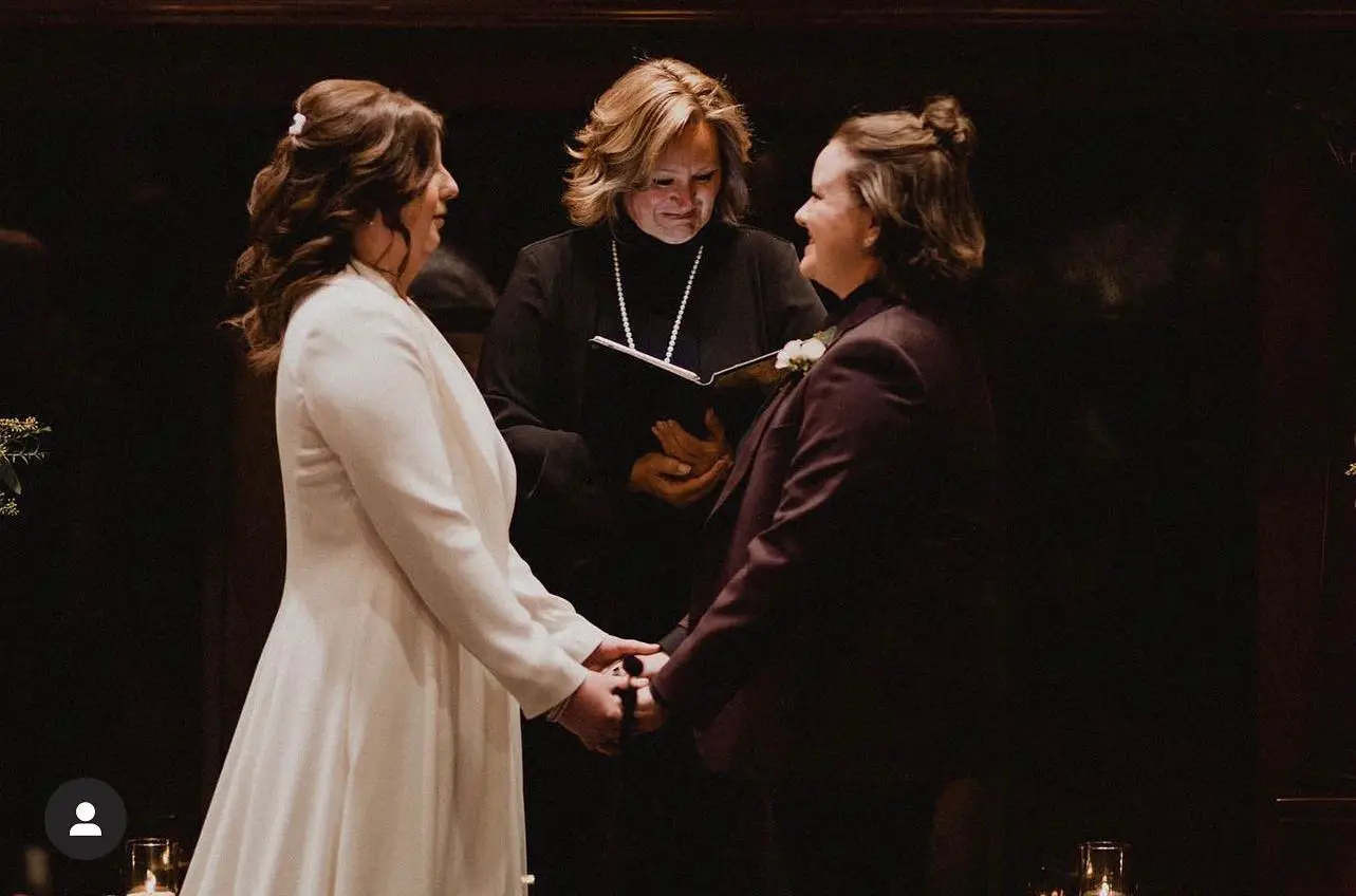 Tamara Jones - Officiant - Calgary, Vancouver Island (photo 1)