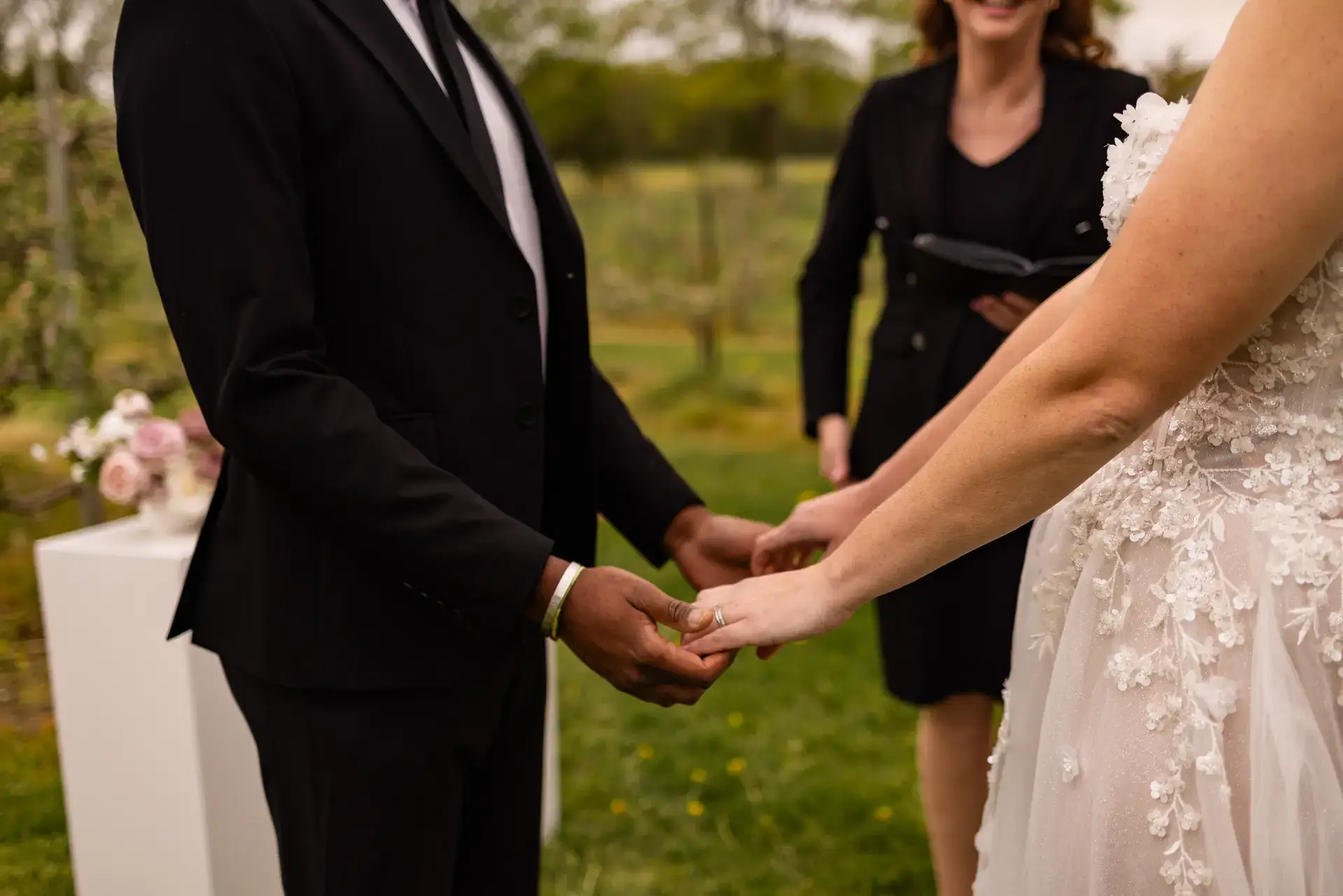 iMarryU - Officiant - Oshawa & Durham, Ontario (photo 1)