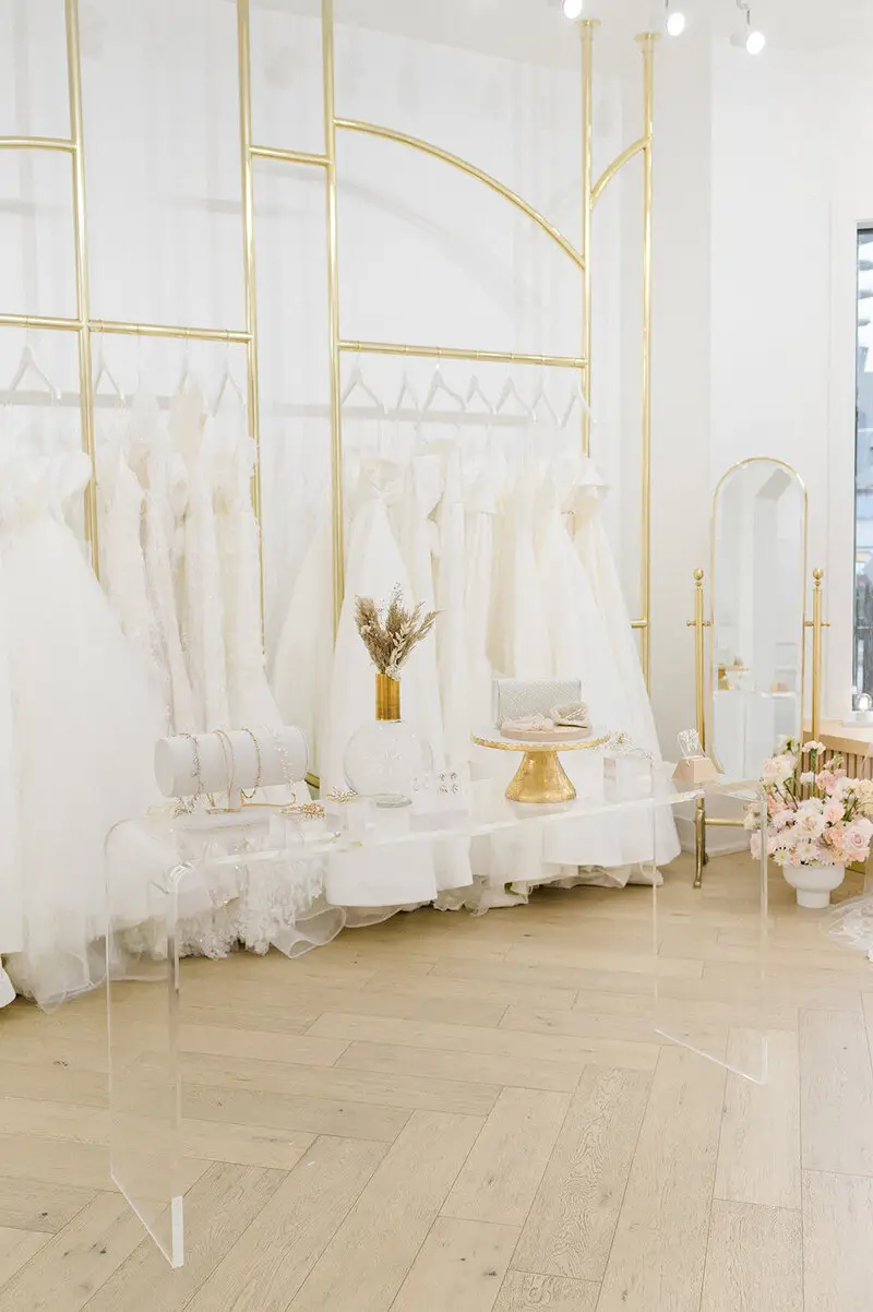 Sash + Bustle - Dresses / Boutique - Toronto, Vancouver Island (photo 3)