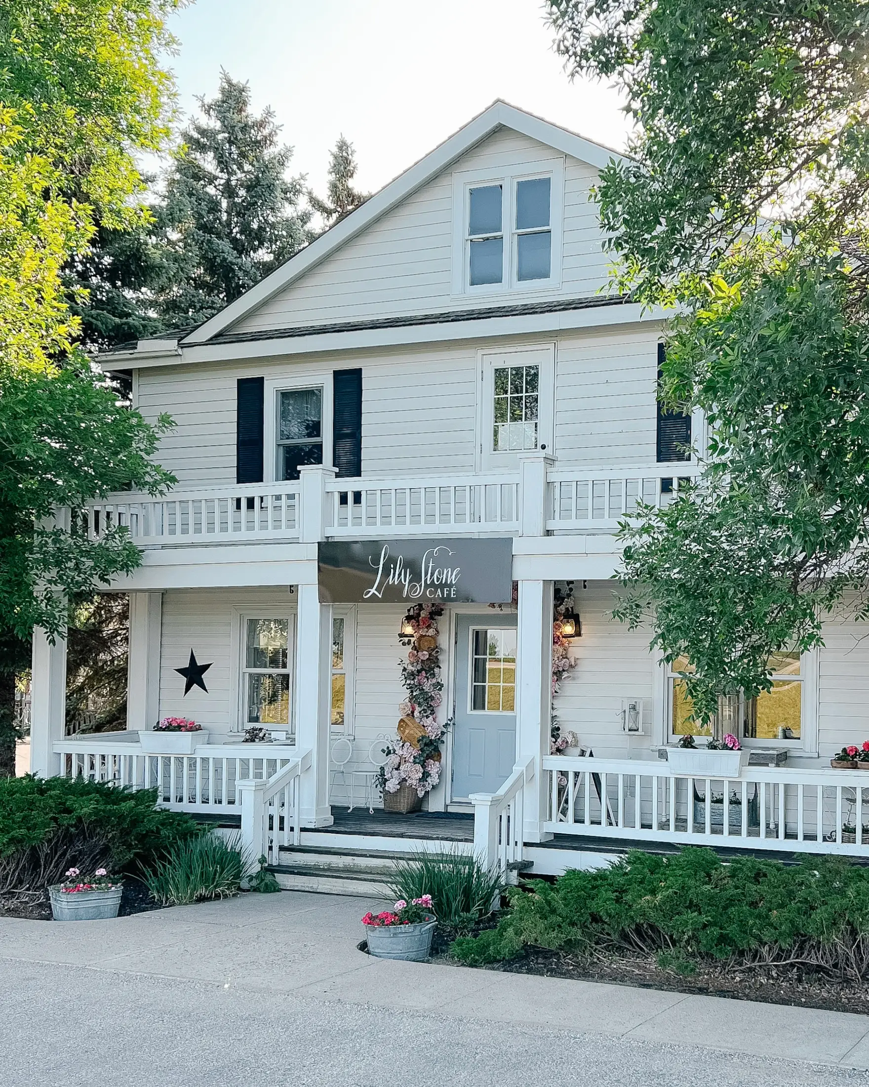 Lily Stone Gardens - Venues - Winnipeg, Manitoba (photo 2)