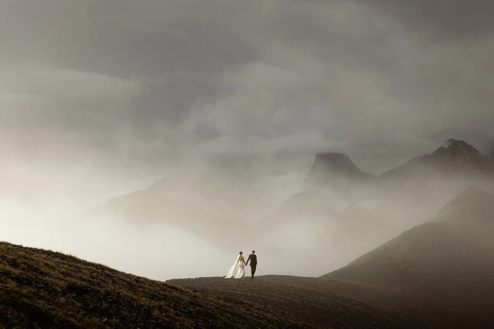Willow and Wolf - Photographers - Banff, Vancouver Island (photo 1)