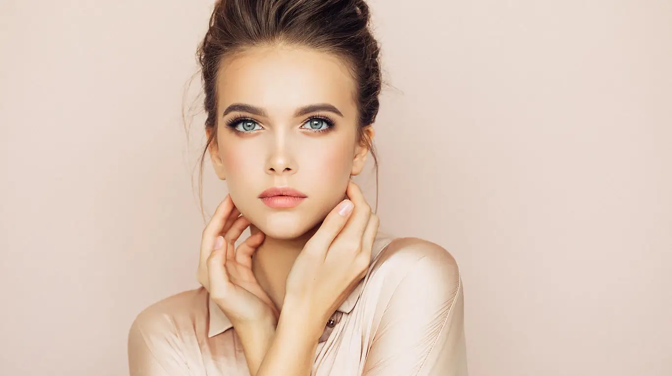 Blush Beauty Bar - Makeup & Hair - Regina, Vancouver Island (photo 2)