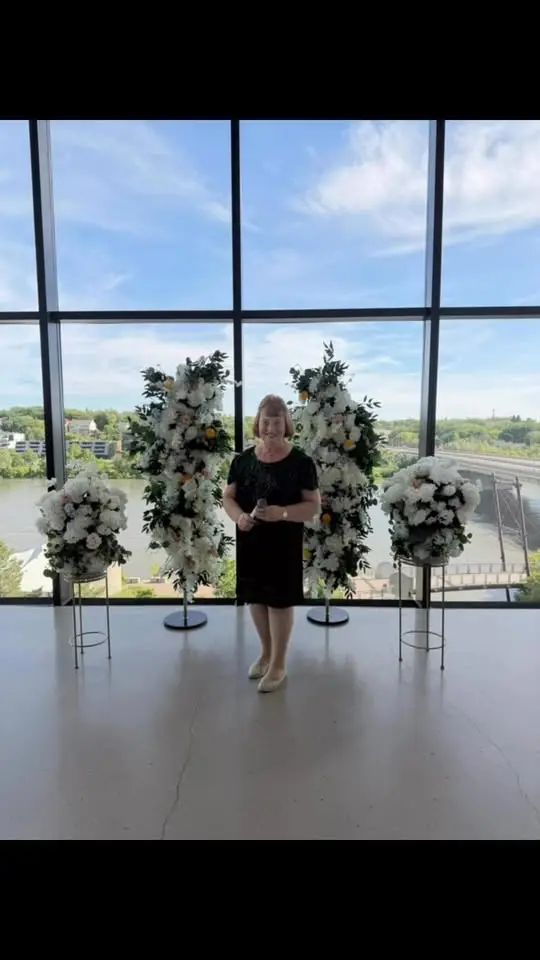 Verone Charington Marriage Commissioner - Officiant - Saskatoon, Vancouver Island (photo 1)
