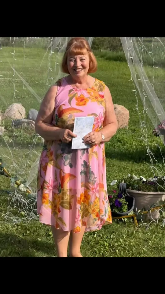 Verone Charington Marriage Commissioner - Officiant - Saskatoon, Vancouver Island (photo 2)