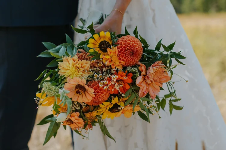 AJR Designs — Florists — Abbotsford, Vancouver Island (photo 5)