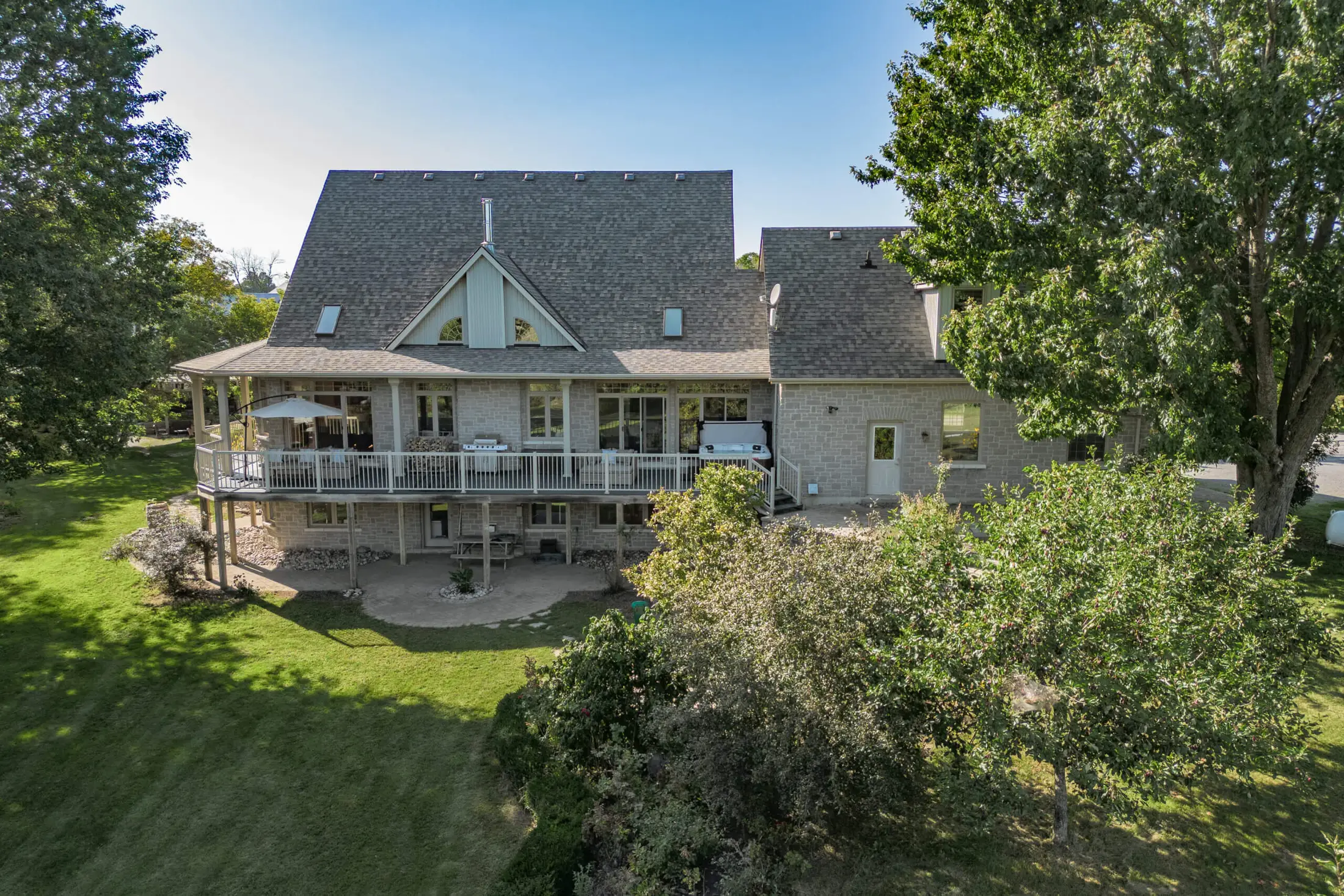 Hillier Creek Estates Winery - Venues (photo 5)