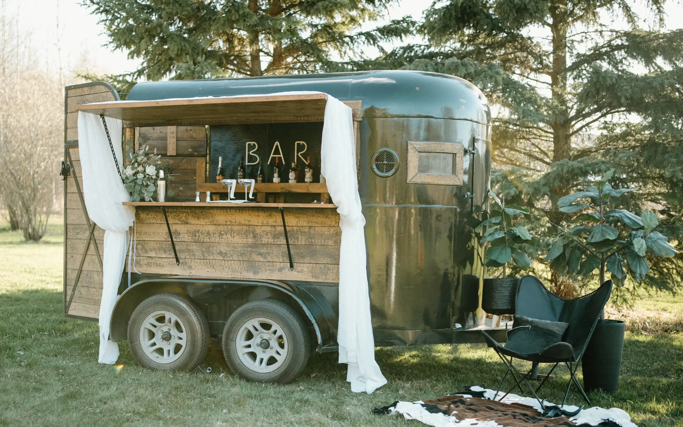 The Bottled Bronco - Bartending - Edmonton, Vancouver Island (photo 4)