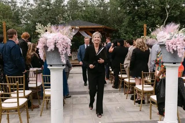 Meaningful Ceremonies - Officiant - Edmonton, Vancouver Island (photo 1)
