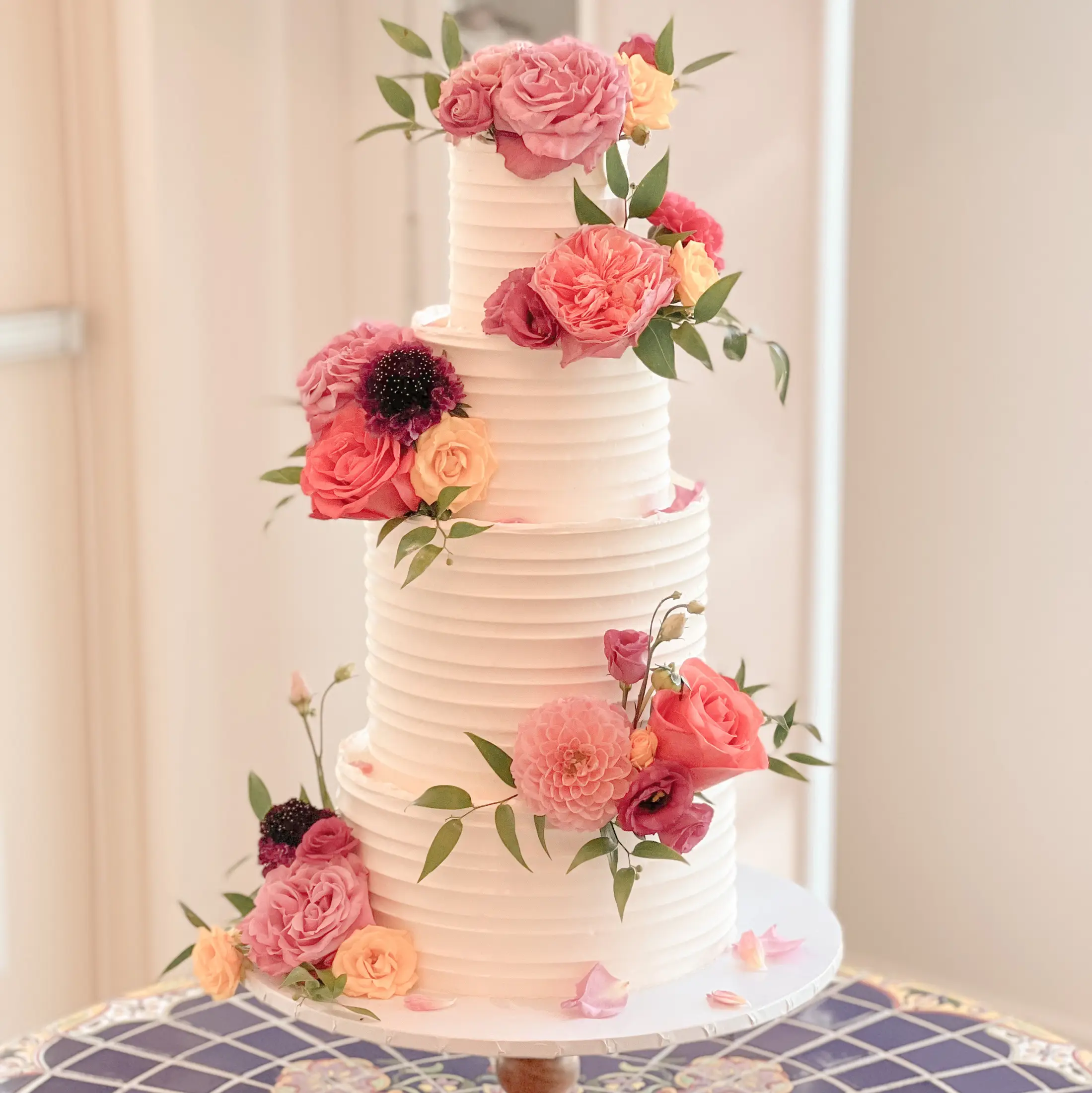 Wild Rose Cakes - Cakes & Desserts - Edmonton, Vancouver Island (photo 3)