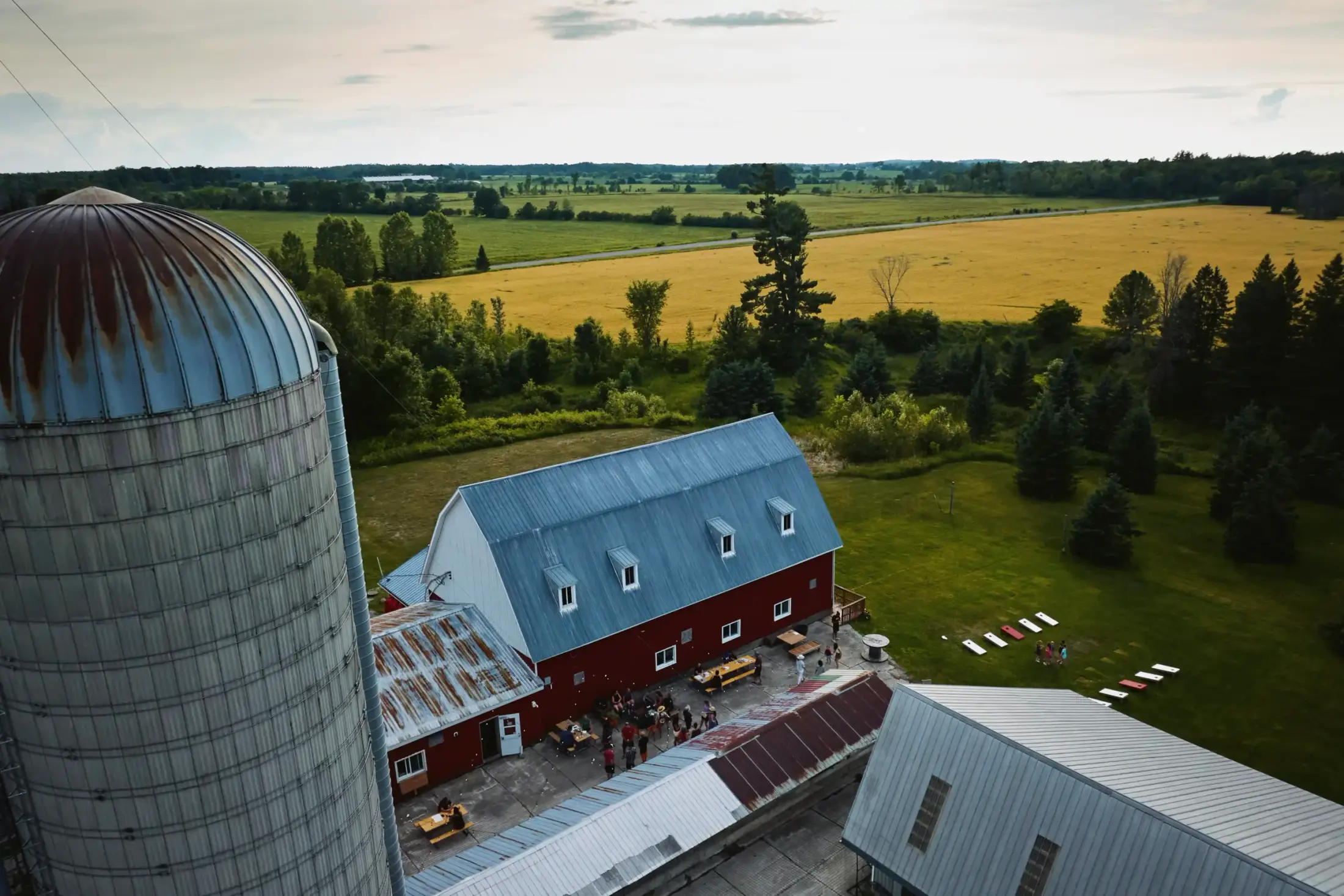 Ottawa River Barn - Venues - Ottawa, Vancouver Island (photo 1)