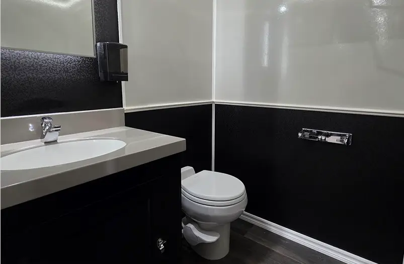 The Washroom Trailer Company - Rentals - Windsor, Vancouver Island (photo 5)