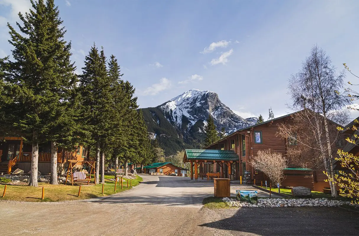 Overlander Mountain Lodge - Venues - Jasper, Vancouver Island (photo 1)