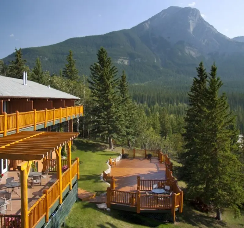 Overlander Mountain Lodge - Venues - Jasper, Vancouver Island (photo 4)