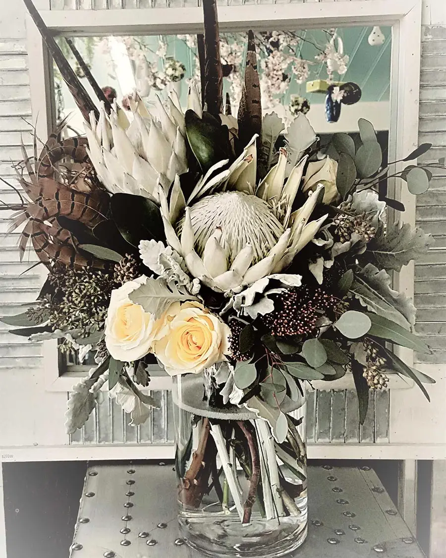 Brady's House of Flowers - Florists - Estevan & Weyburn, Vancouver Island (photo 7)