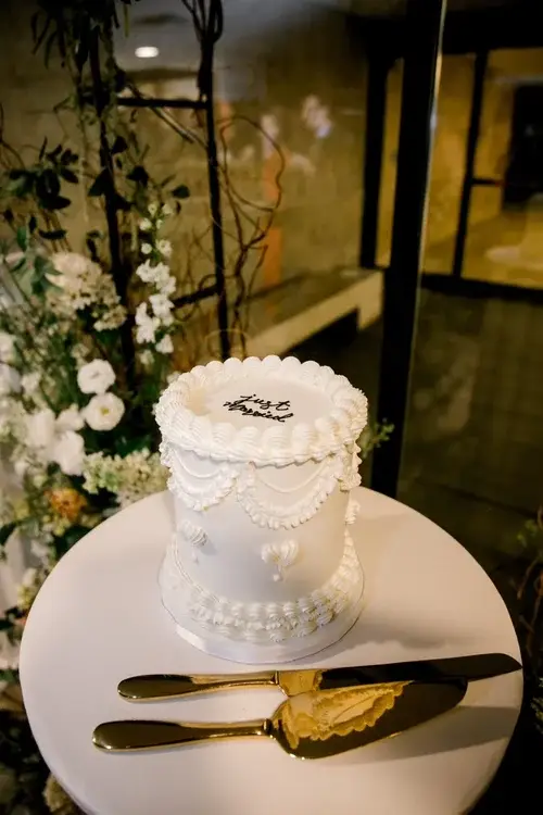 Sugar + Salt Bakeshoppe - Cakes & Desserts - Winnipeg, Manitoba (photo 4)
