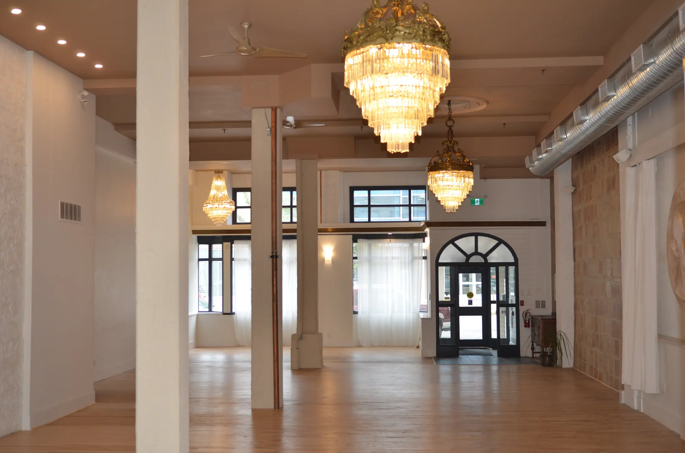 The Avenue Room - Venues - Saskatoon, Vancouver Island (photo 5)