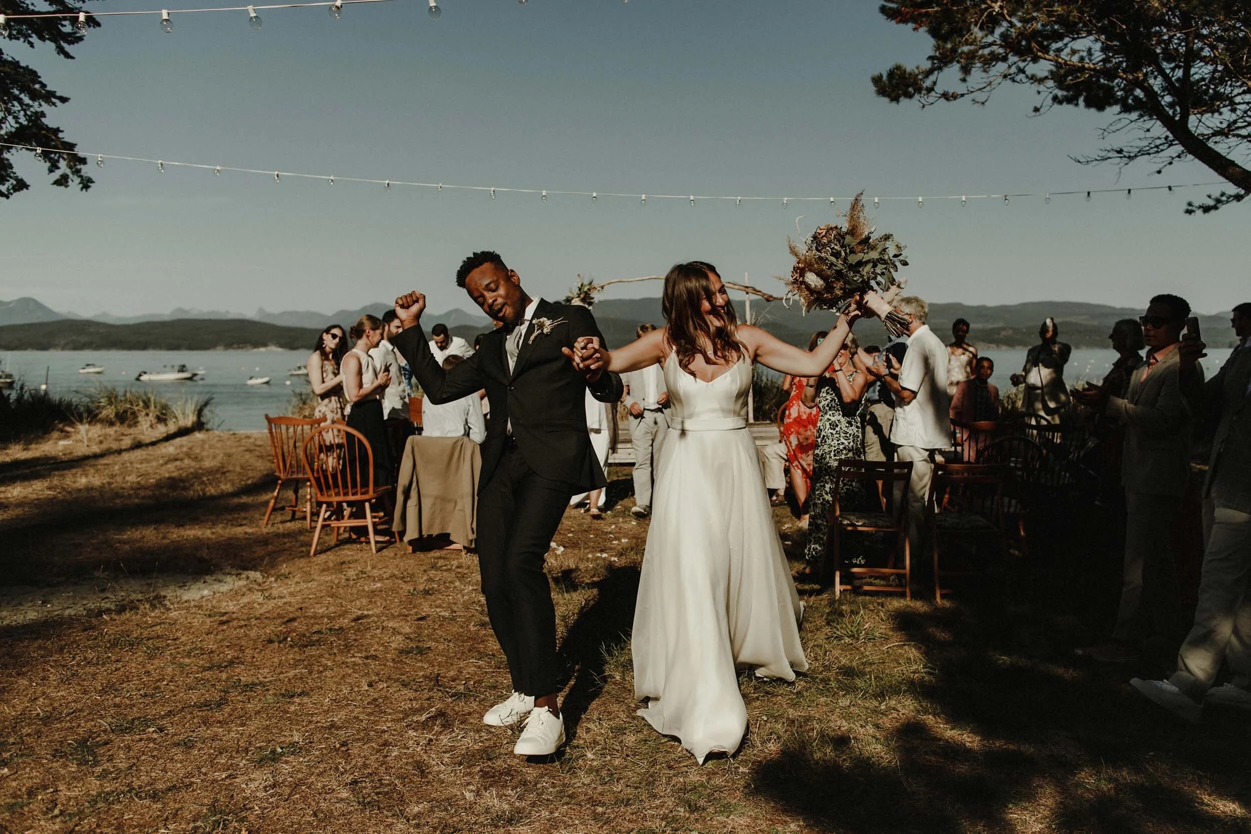 Shari + Mike Photographers — Photographers — Langley, Vancouver Island (photo 2)