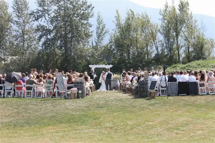Shelbys Pond Wedding Venue — Venues — Chilliwack, Vancouver Island (photo 12)