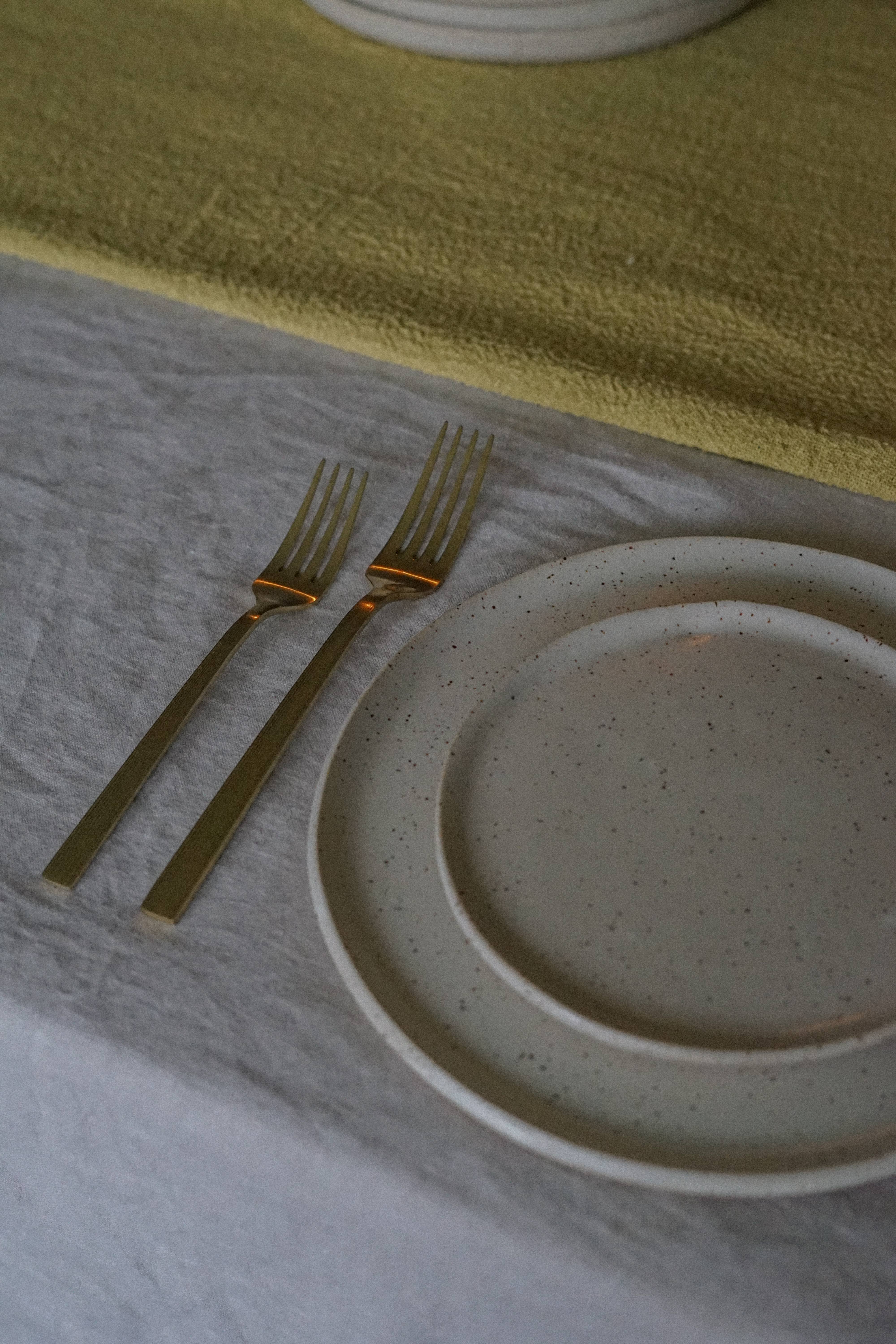 Moss & Minto Tableware