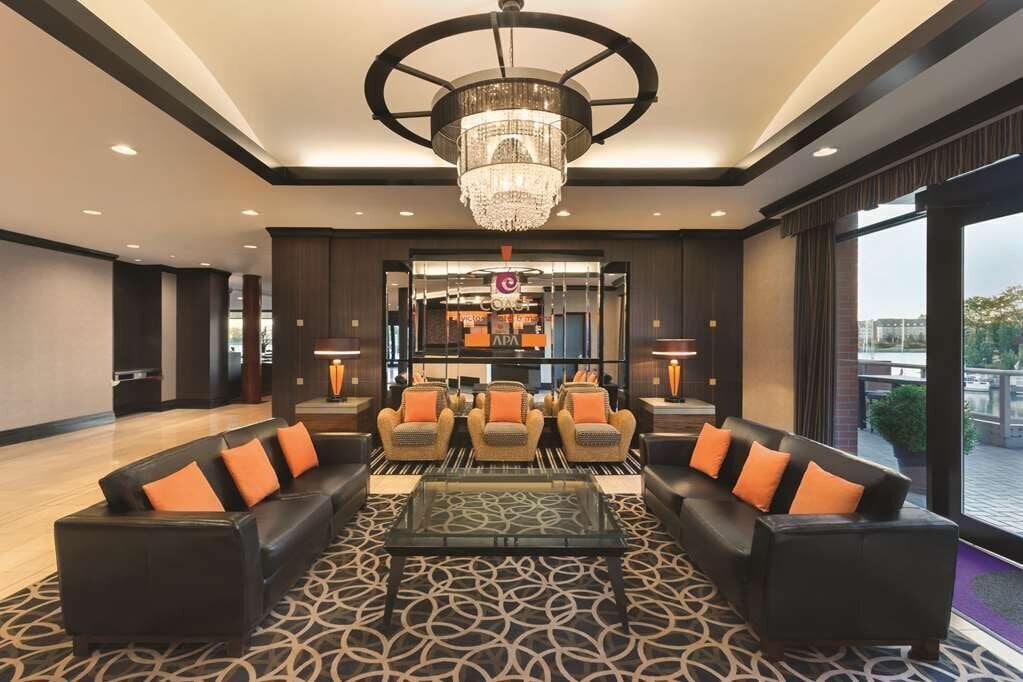Coast Victoria Hotel & Marine by APA