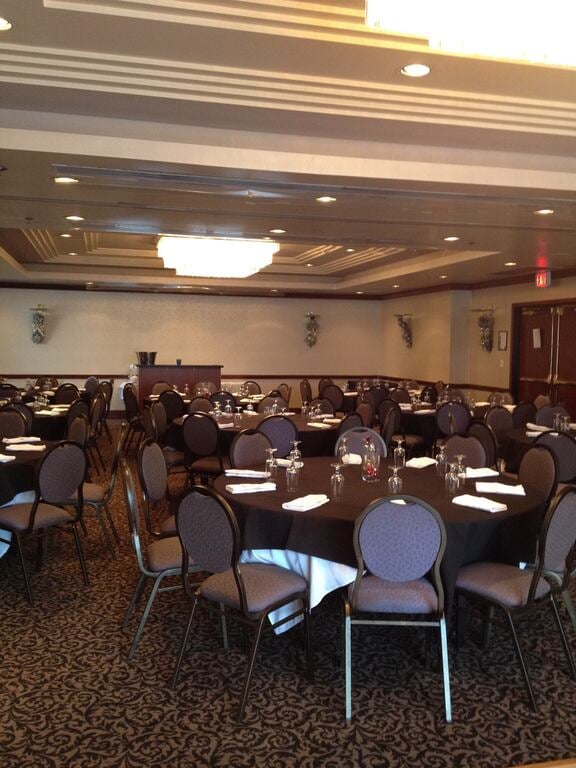 Coast Victoria Hotel & Marine by APA